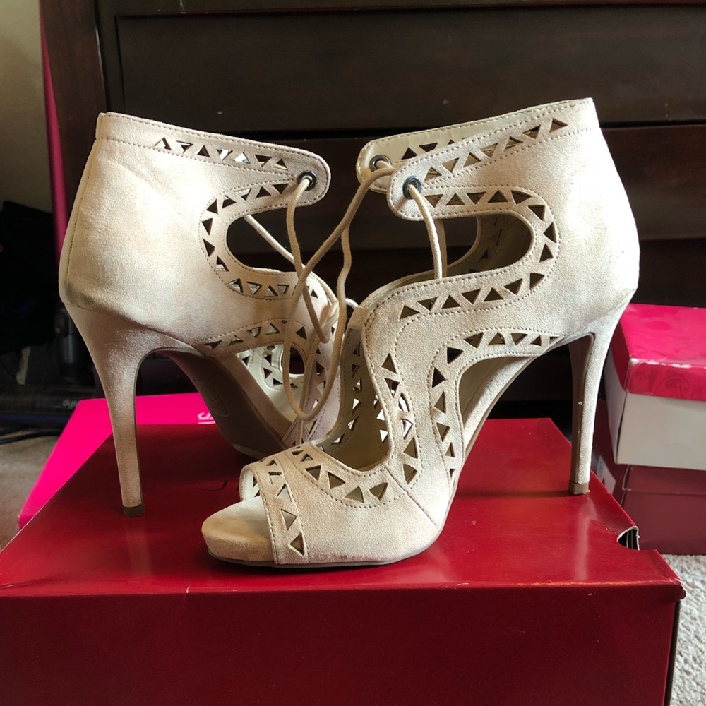 Jennifer Lopez Lace up Heels